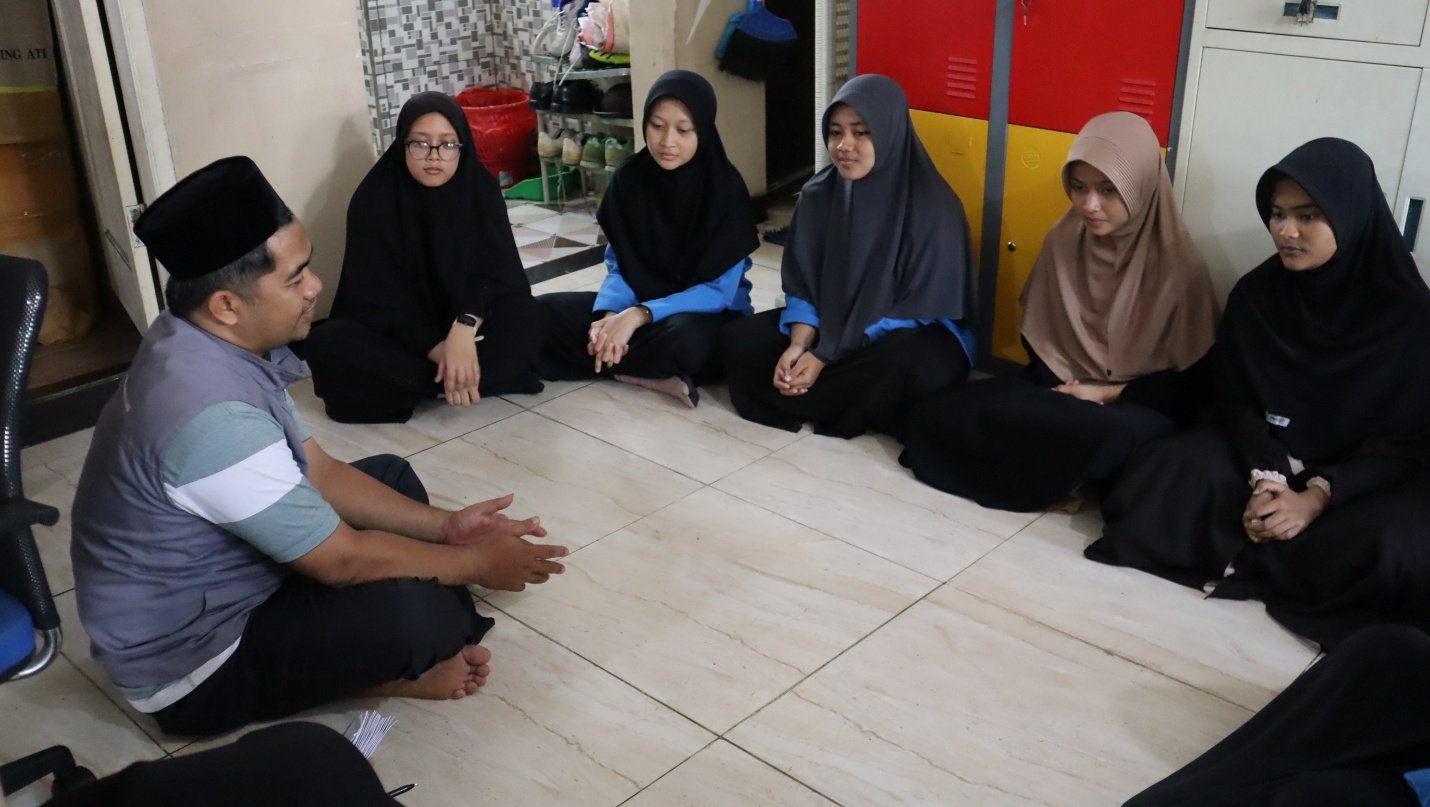 Pendampingan dan pembinaan santri